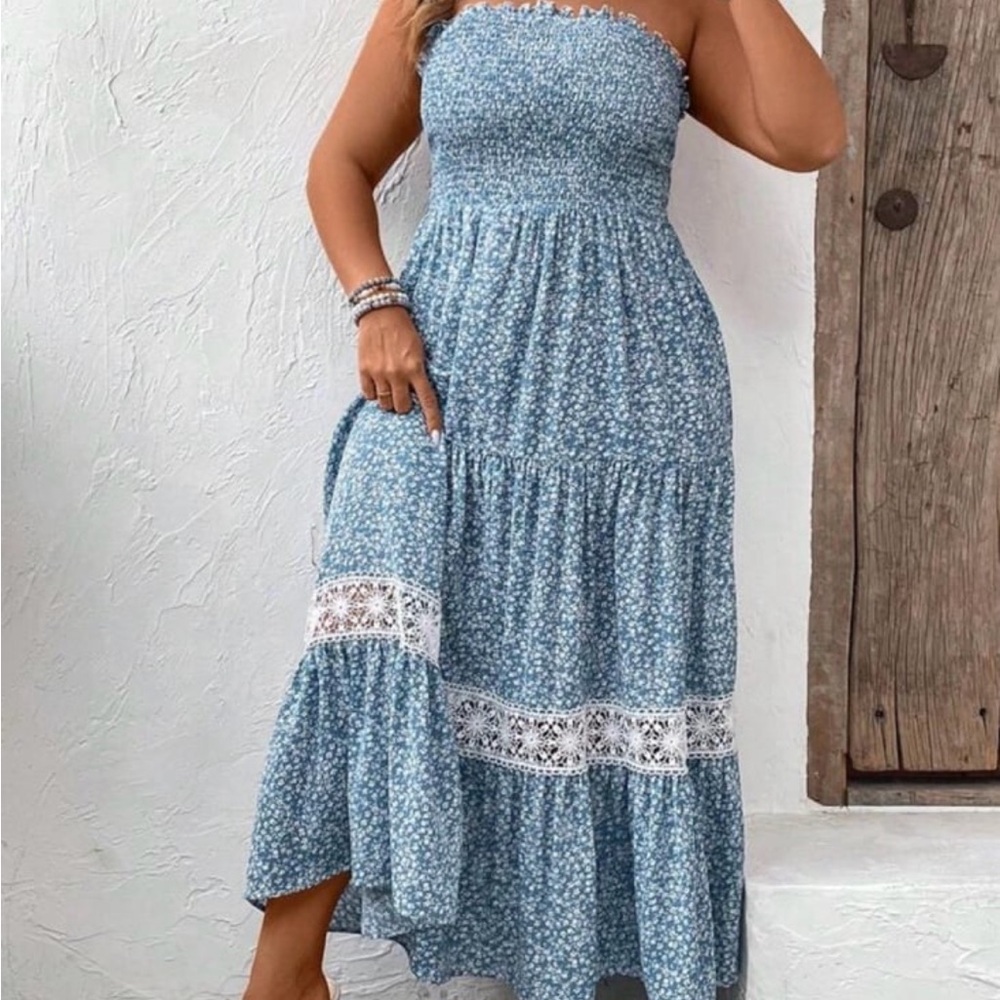 SHEIN Blue Strapless Dress with Lace Accents